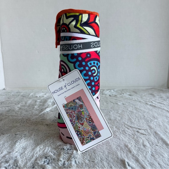 New House of Clouds Sand Free Microfiber Quick Dry Beach Towel Retro Print - Picture 2 of 6